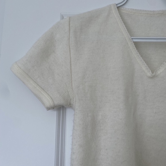 Vintage fuzzy white tee with lace details, size small - Picture 2 of 2